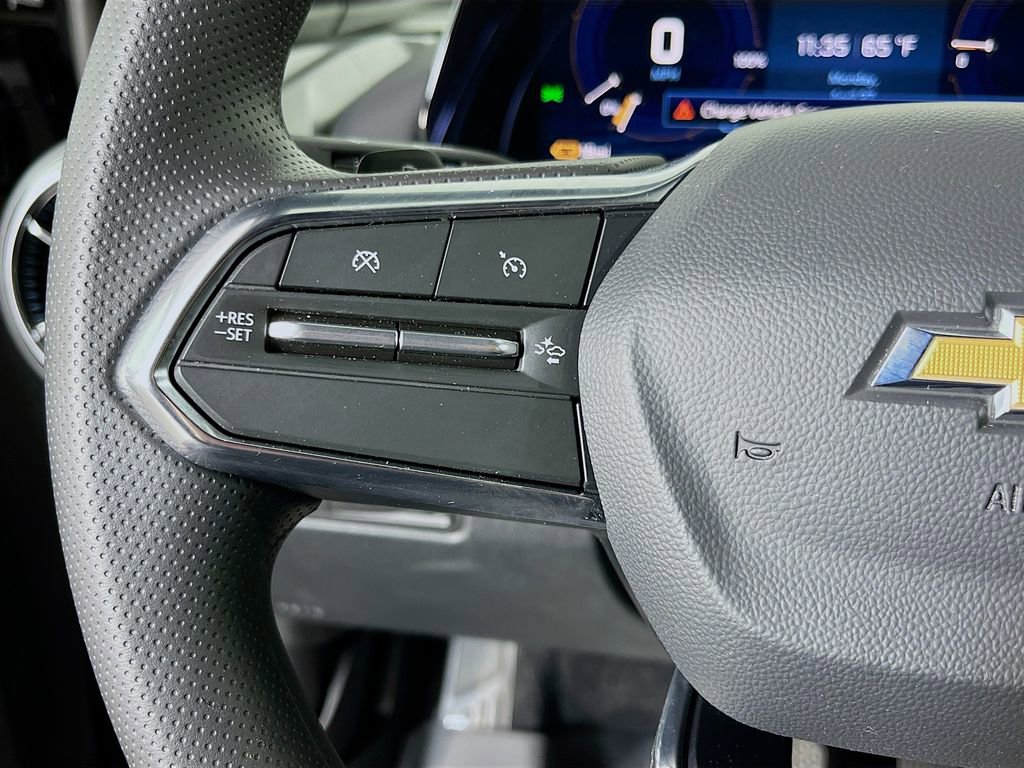 Used 2026 Chevrolet Equinox EV LT FWD image 15