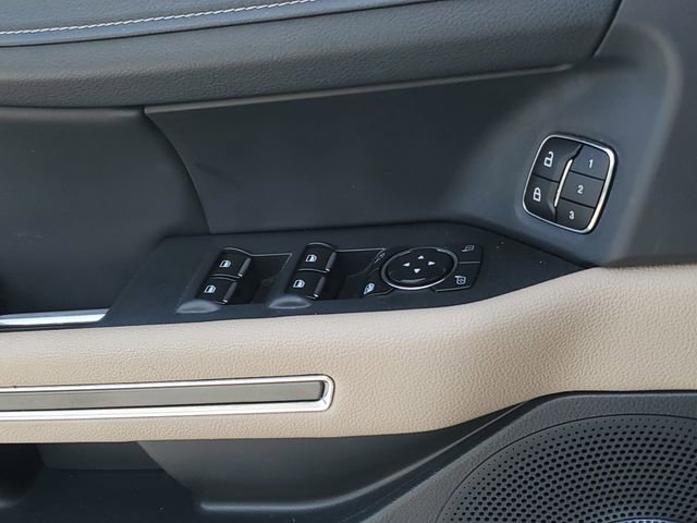 Used 2023 Ford Expedition Max XLT image 22