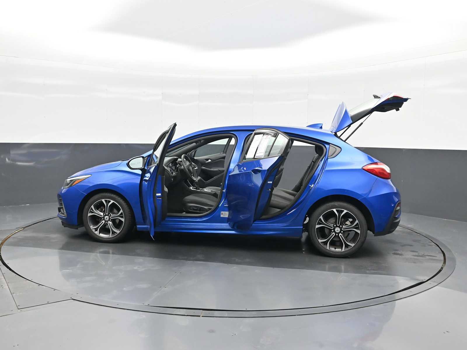 Used 2019 Chevrolet Cruze LT w/ Convenience Package image 40