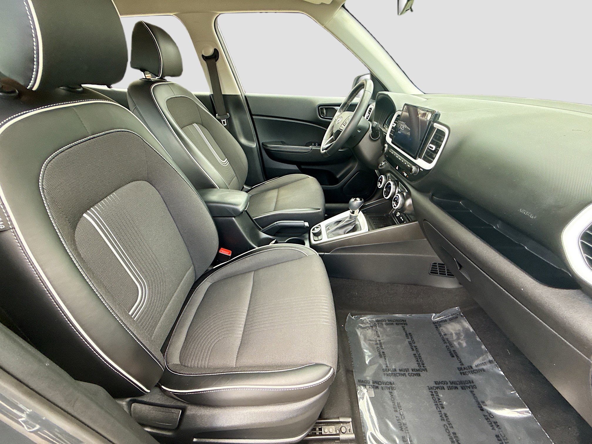 Used 2023 Hyundai Venue Limited w/ Cargo Package FWD image 28