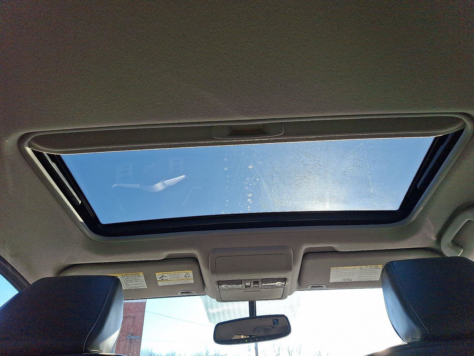 Used 2014 Nissan Frontier SL w/ SL Moonroof Package image 14