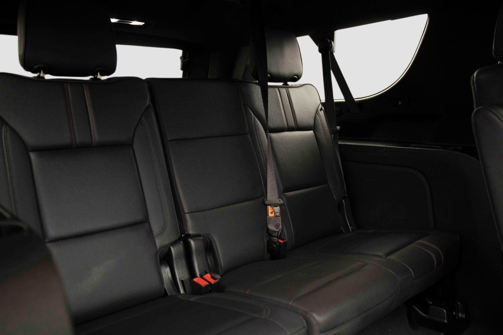 Used 2023 Chevrolet Suburban RST w/ Luxury Package AWD/4WD image 17