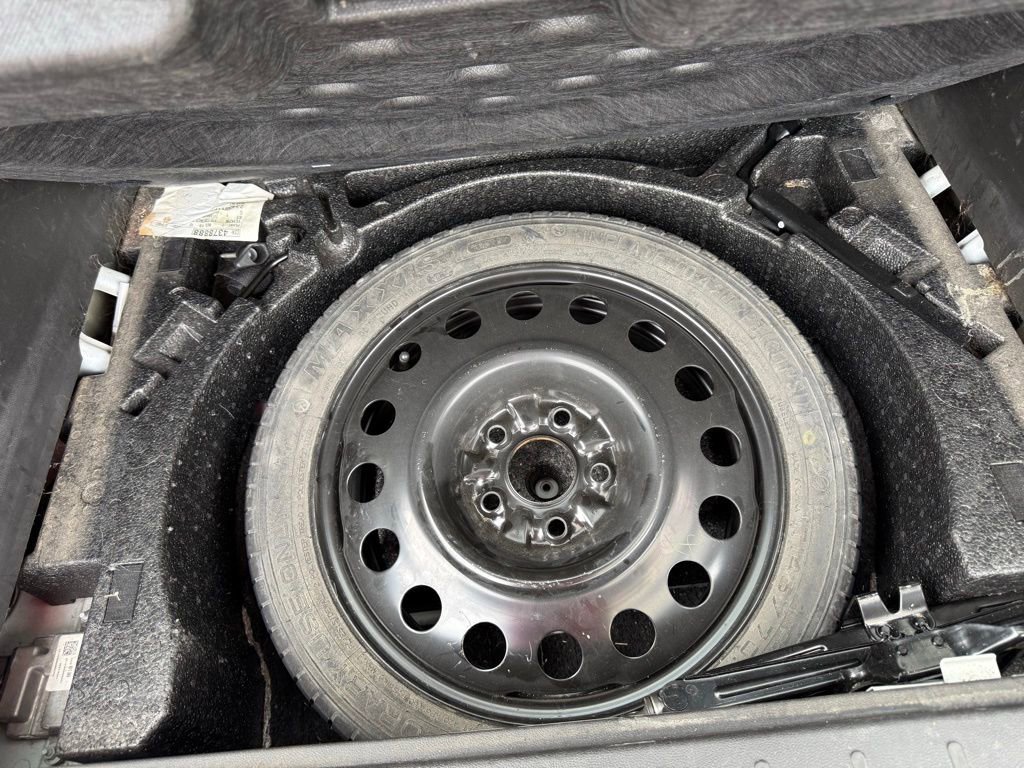 Used 2015 Chevrolet Equinox LT w/ Driver Convenience Package FWD image 14