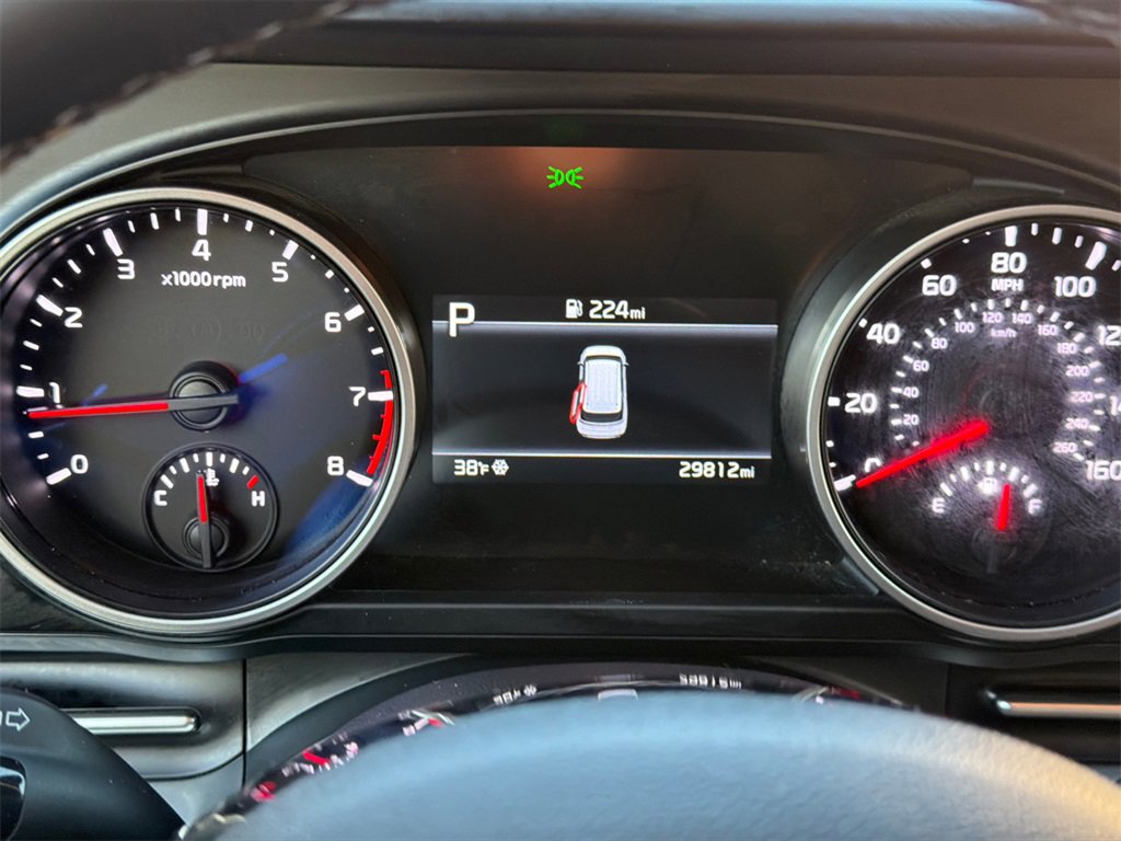 Used 2023 Kia Carnival LX image 24