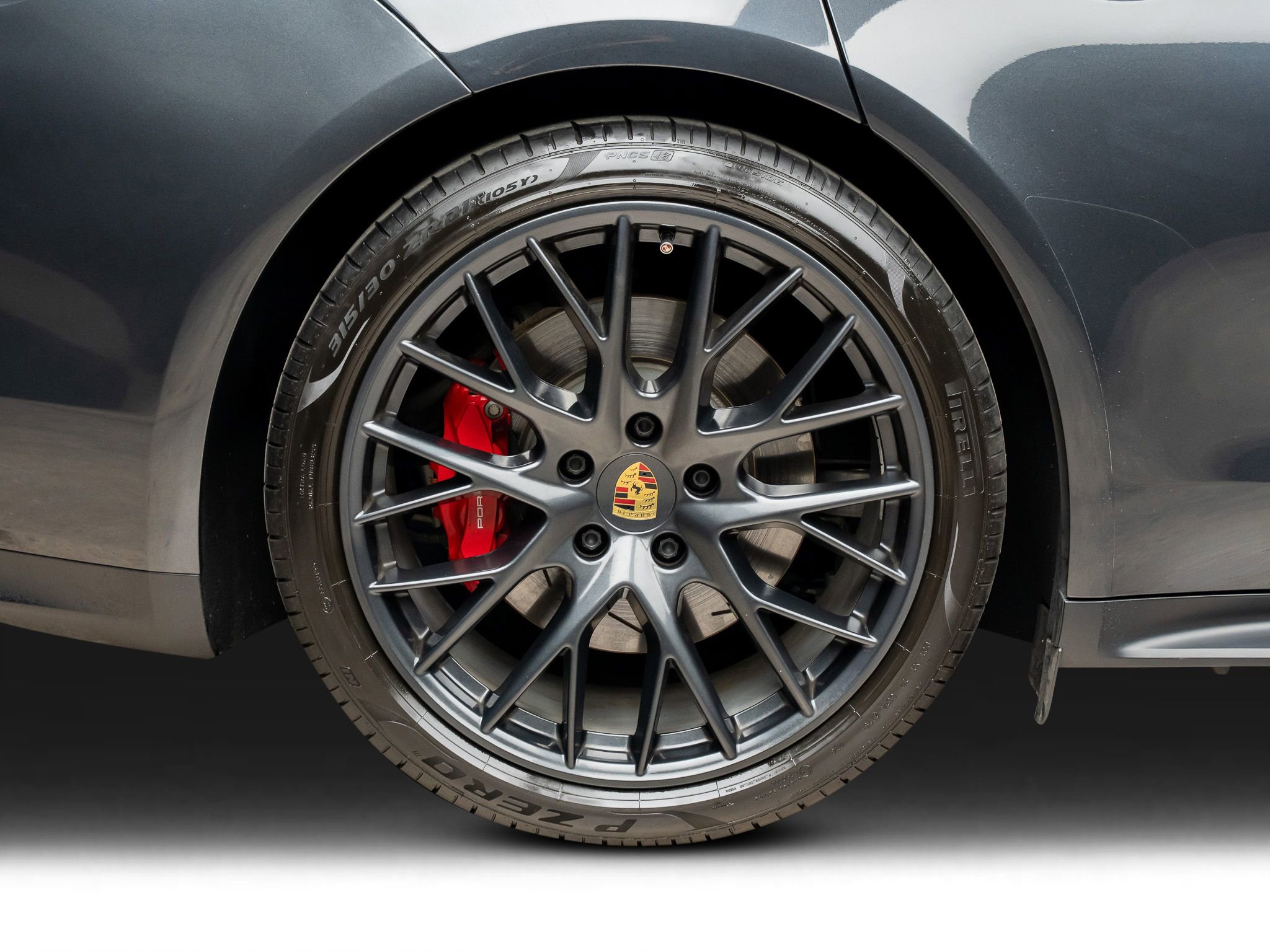 Used 2019 Porsche Panamera GTS w/ Assistance Package image 27