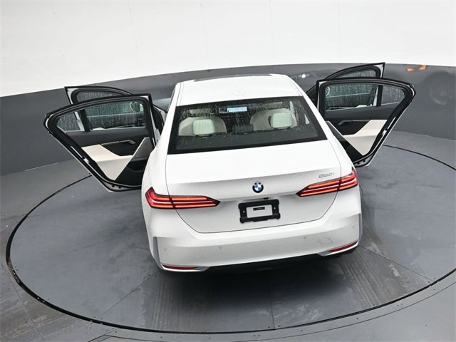 Used 2024 BMW 530i w/ Convenience Package image 35