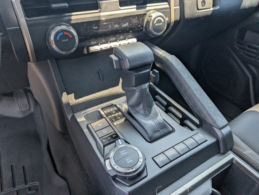 Used 2024 Toyota Tacoma SR5 AWD/4WD image 19