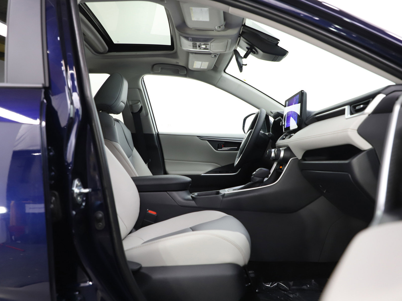 Used 2025 Toyota RAV4 XLE Premium w/ Weather Package image 11