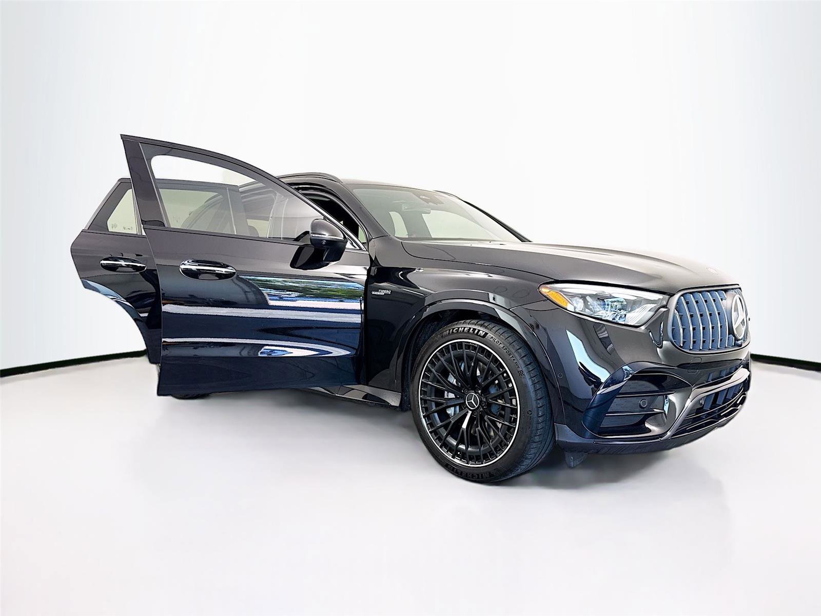Used 2025 Mercedes-Benz GLC 43 AMG 4MATIC image 40