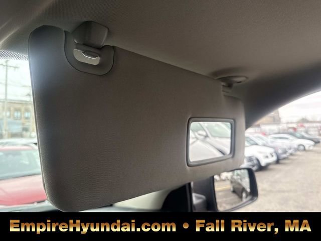 Used 2024 RAM 1500 Classic SLT image 27