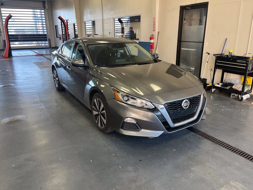 Used 2022 Nissan Altima 2.5 SV FWD image 1