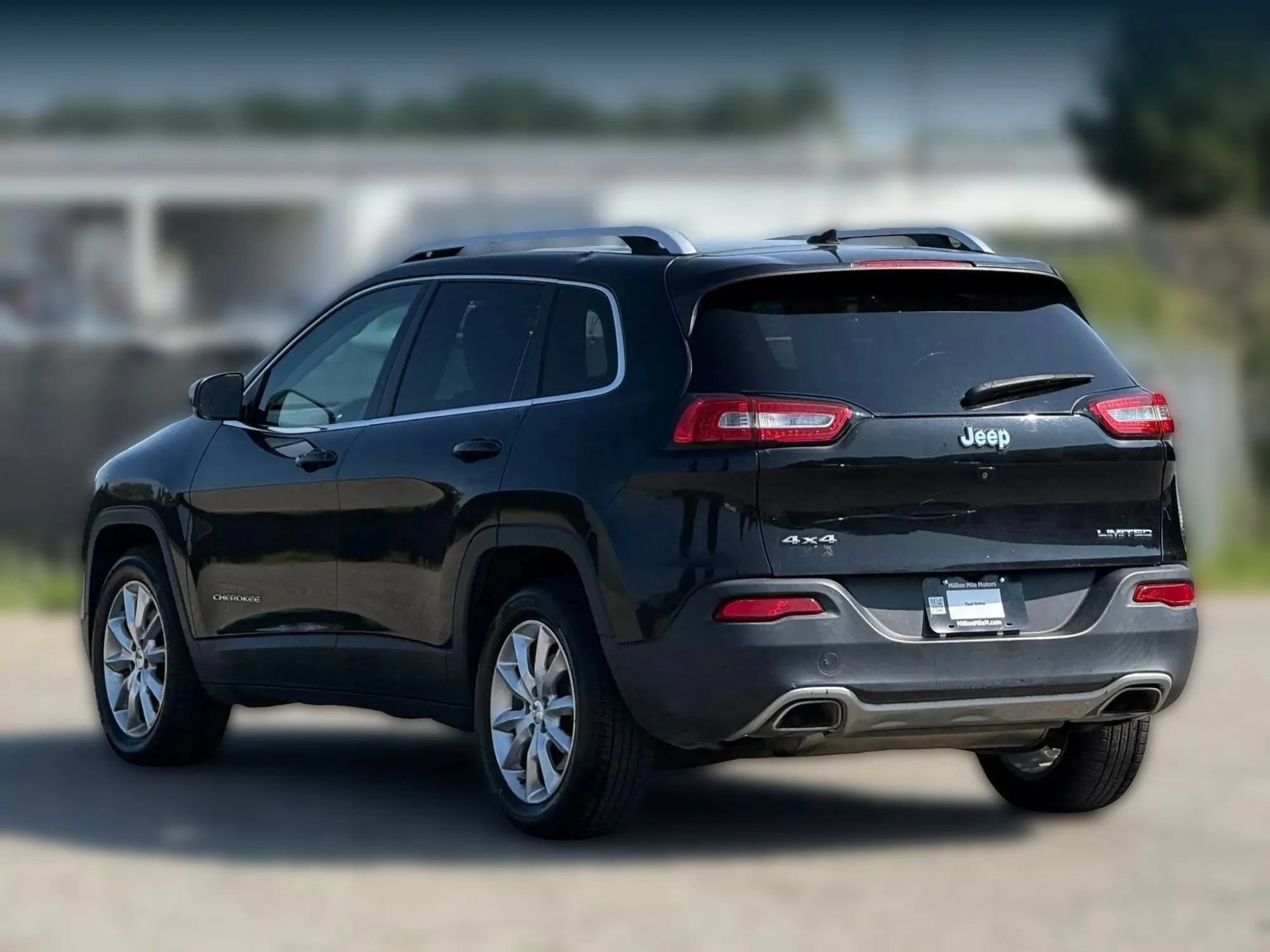 Used 2015 Jeep Cherokee Limited AWD/4WD image 10