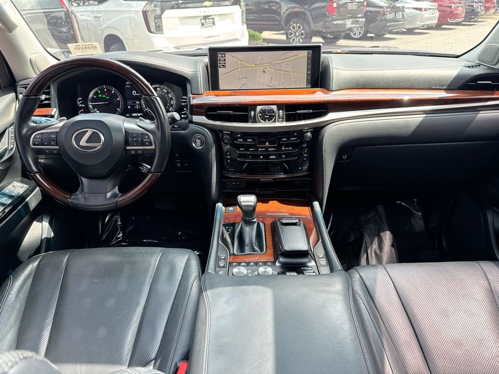 Used 2021 Lexus LX 570 4WD w/ Luxury Package image 24