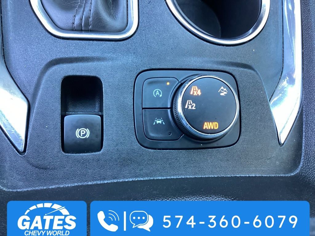 Used 2023 Chevrolet Traverse LT image 32