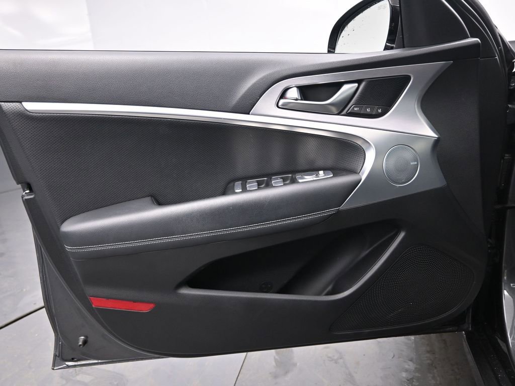 Used 2020 Genesis G70 2.0T w/ Elite Package image 30