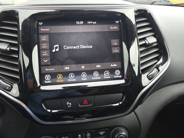 Used 2019 Jeep Cherokee Limited AWD/4WD image 5
