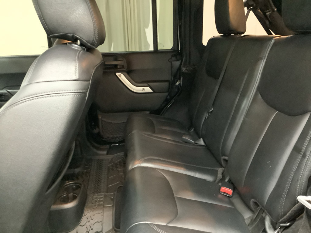 Used 2017 Jeep Wrangler Unlimited Rubicon w/ Cold Weather Group image 26