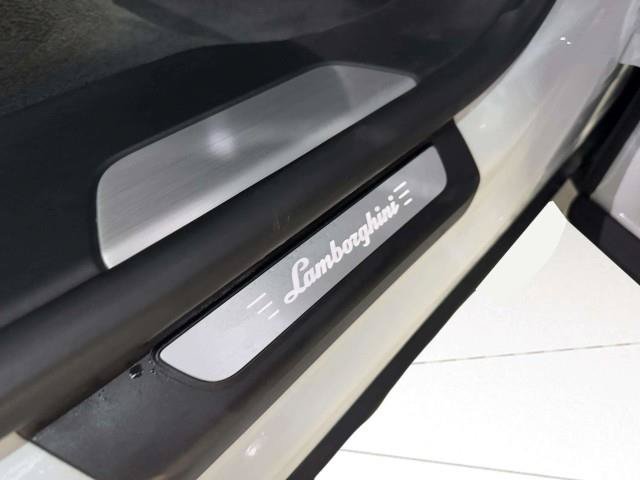 Used 2019 Lamborghini Urus AWD/4WD image 64