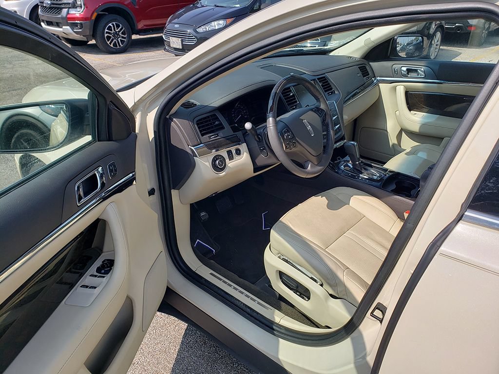Used 2015 Lincoln MKS w/ Equipment Group 101A FWD image 6