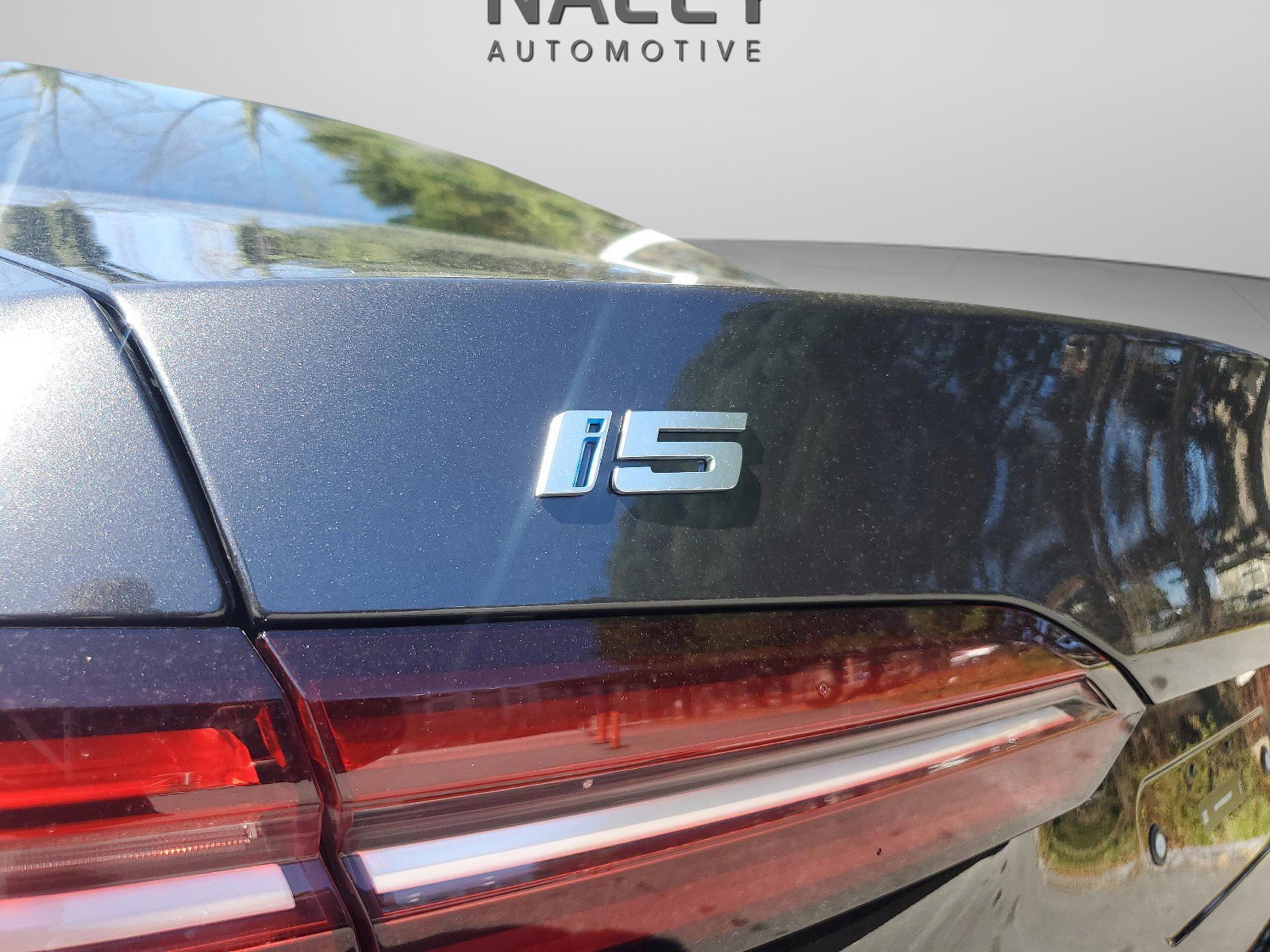 Used 2025 BMW i5 eDrive40i w/ Premium Package image 30