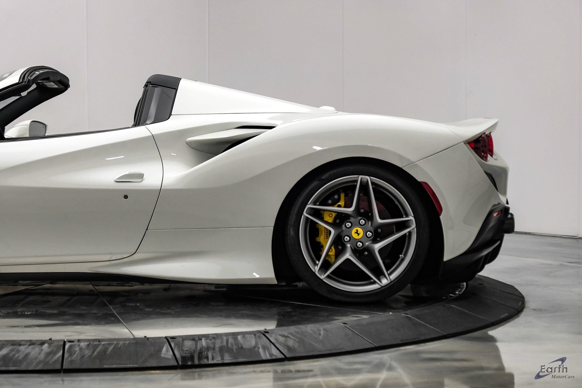 Used 2022 Ferrari F8 Tributo RWD image 12