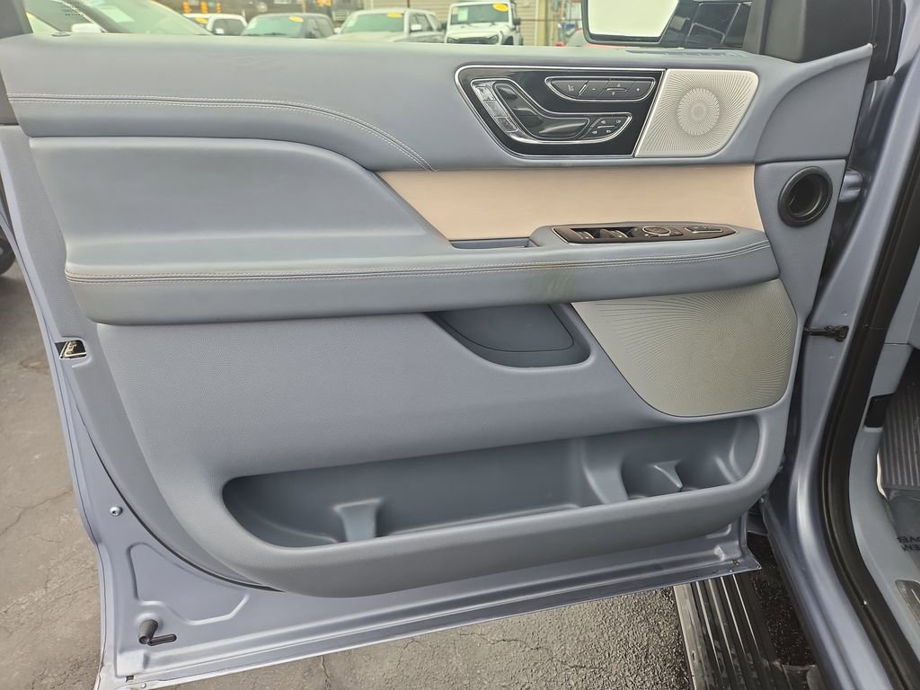 Used 2019 Lincoln Navigator Black Label image 12