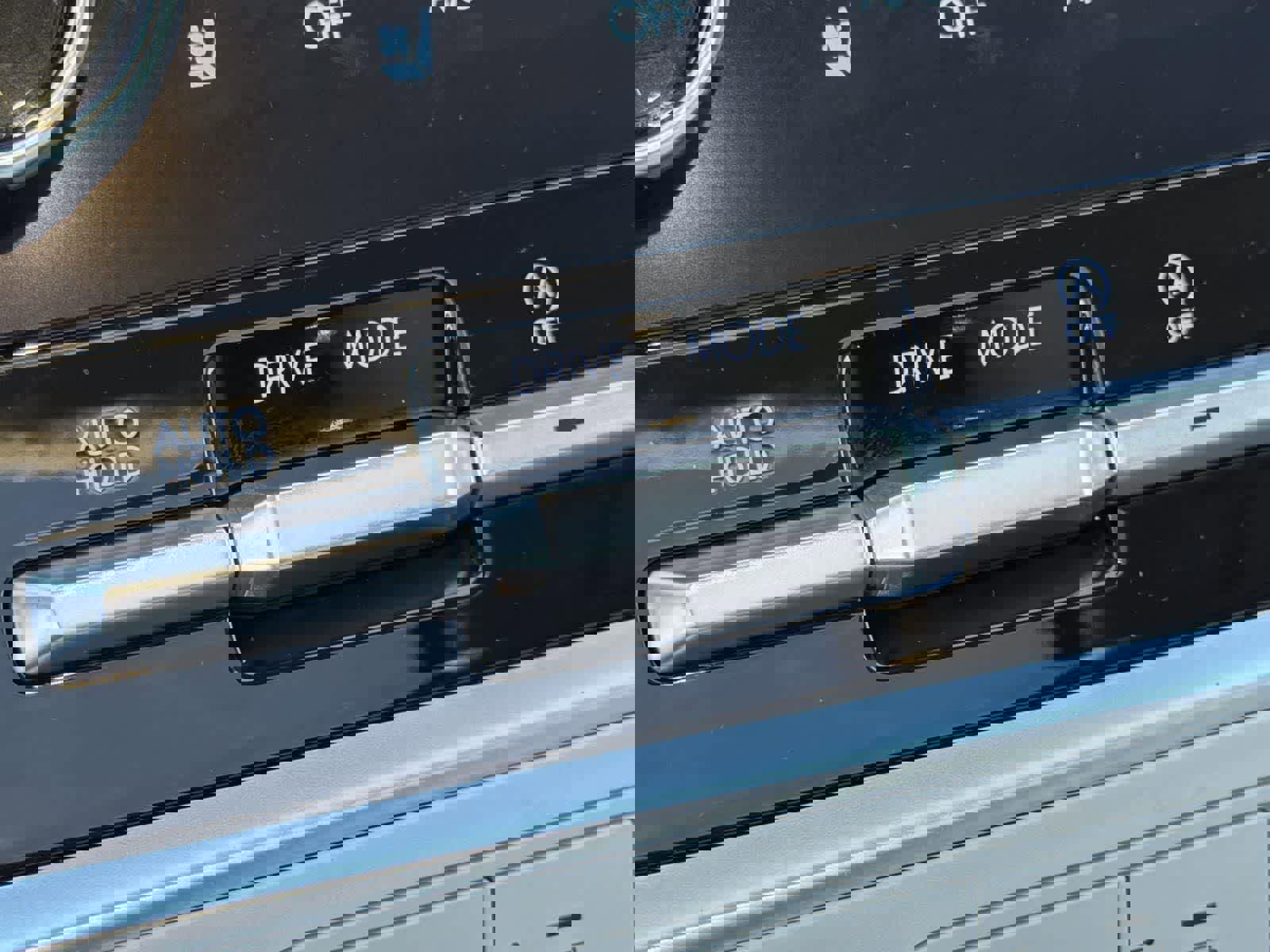 Certified 2025 Hyundai Santa Fe Limited w/ Tow & Go Package image 21