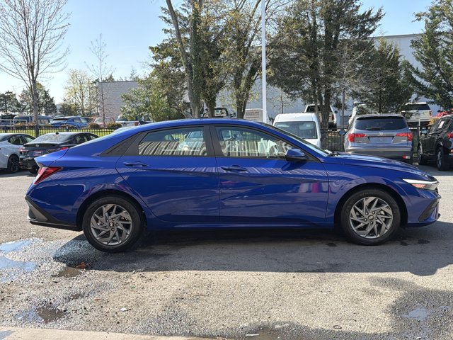 Used 2024 Hyundai Elantra SEL image 4