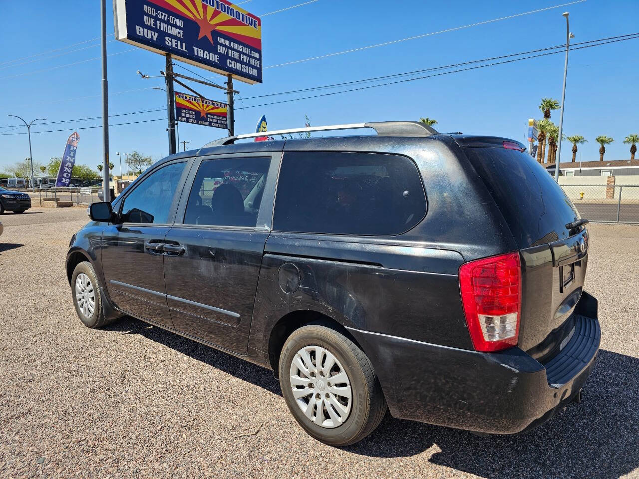 Used 2014 Kia Sedona LX image 5