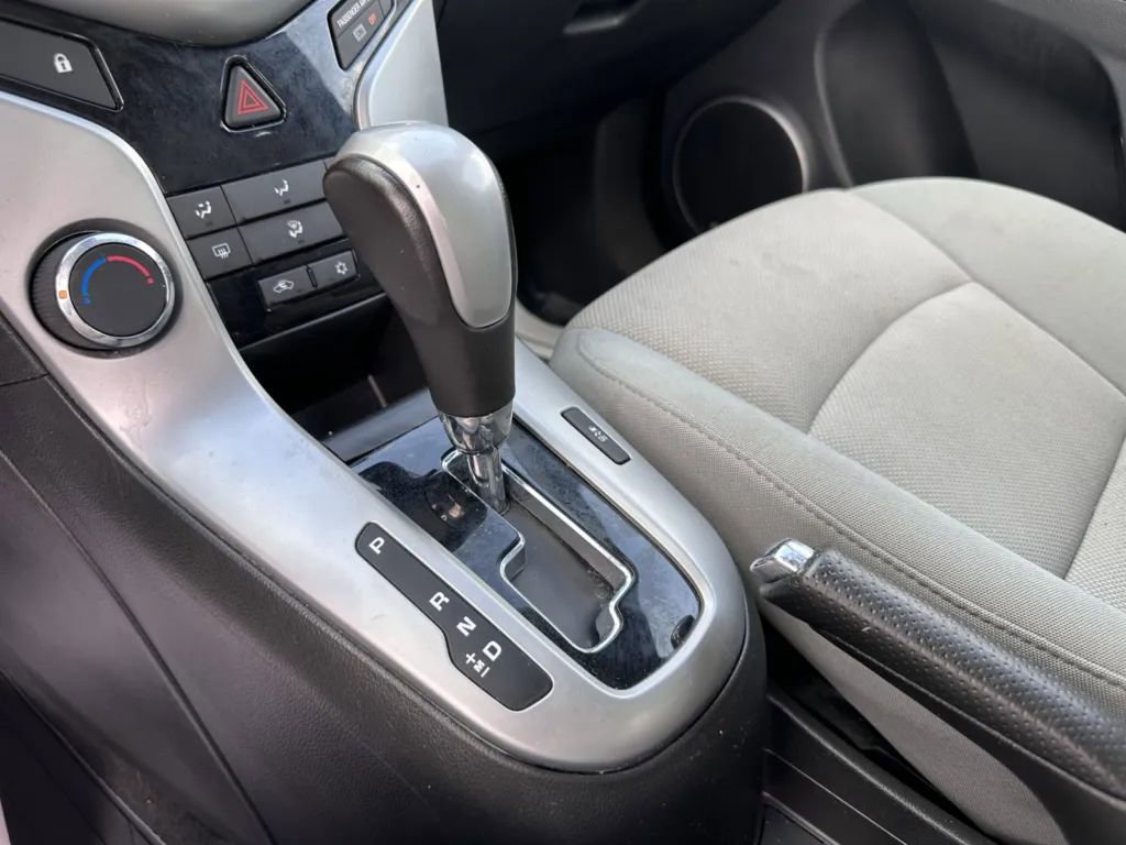 Used 2014 Chevrolet Cruze LT w/ All-Star Edition FWD image 13