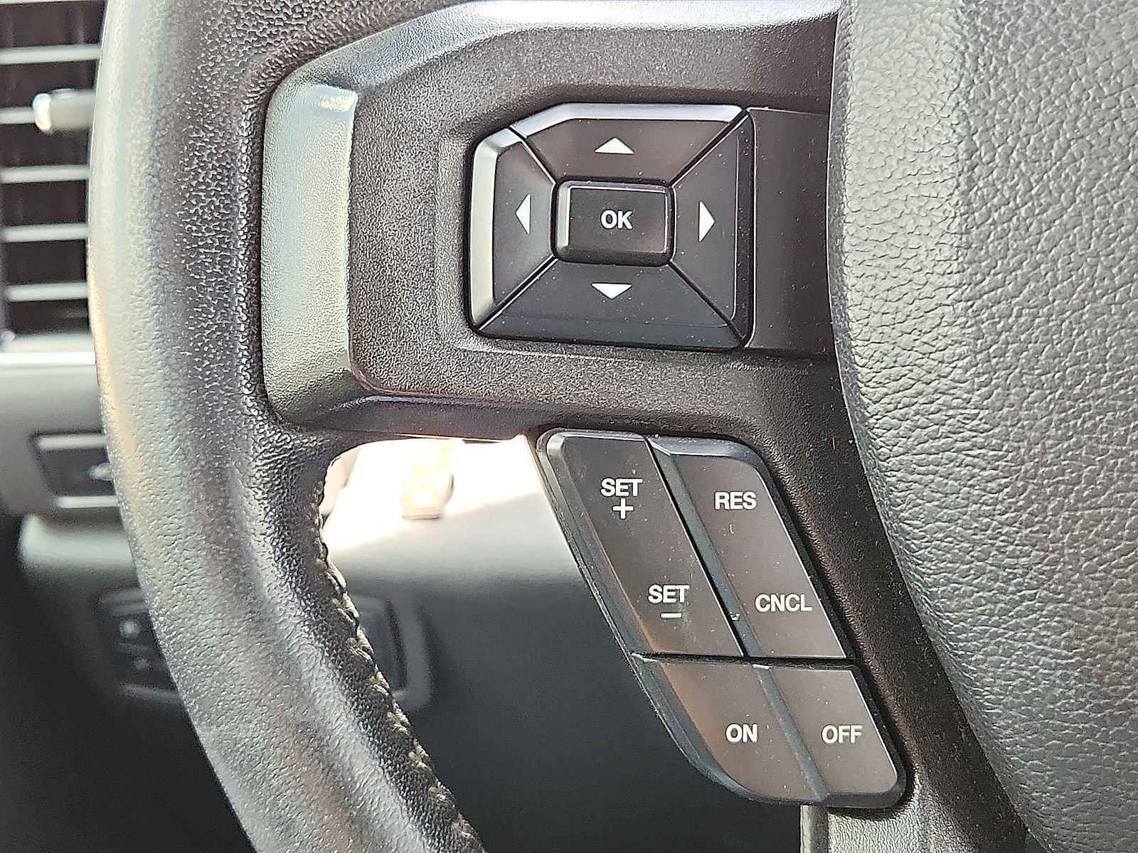 Used 2020 Ford F150 XLT w/ Equipment Group 302A Luxury AWD/4WD image 17