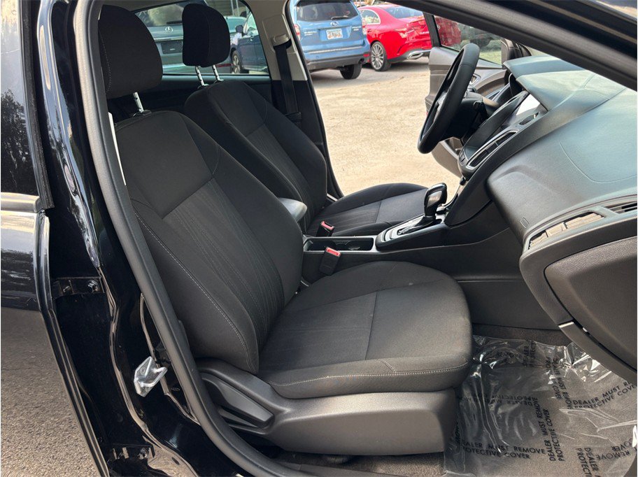 Used 2016 Ford Focus SE FWD image 32