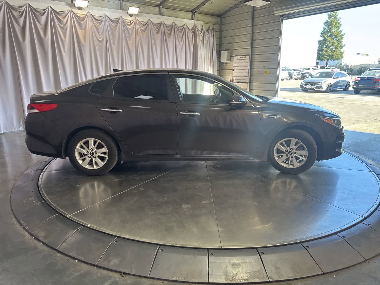 Used 2018 Kia Optima LX FWD image 4