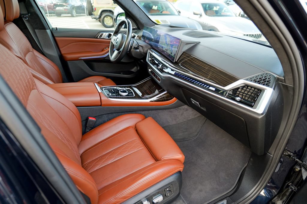 Used 2024 BMW X7 M60i w/ Executive Package AWD/4WD image 37