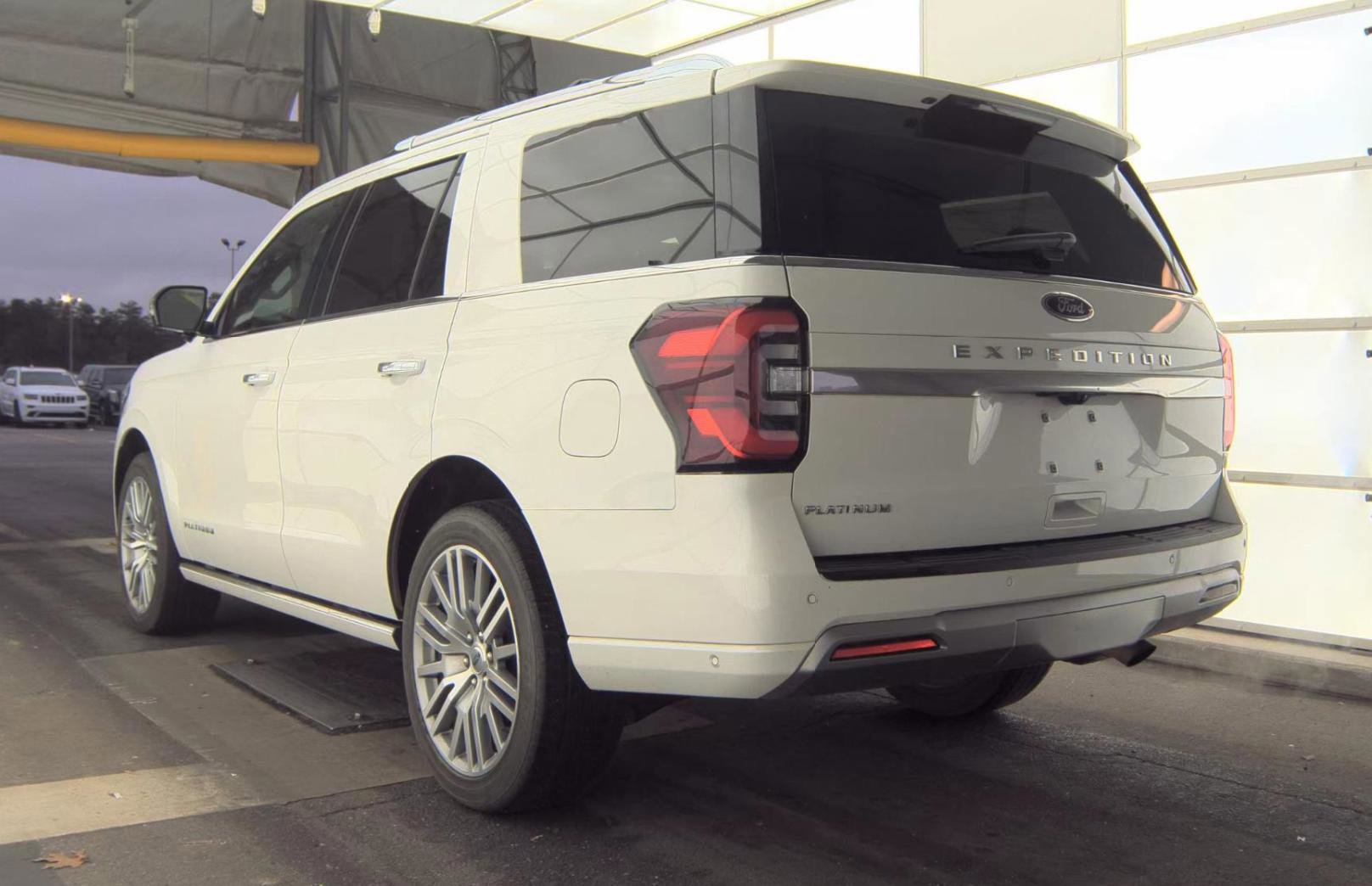 Used 2022 Ford Expedition Platinum image 9