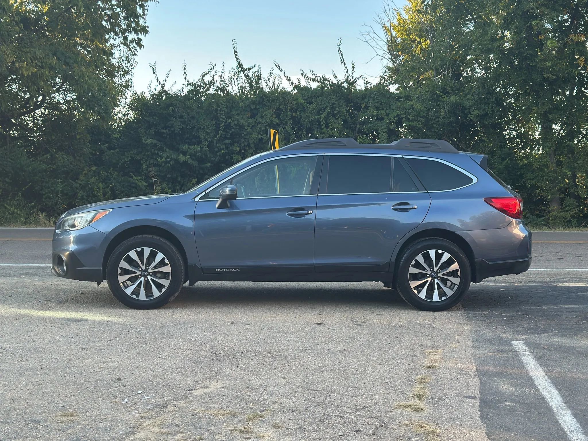 Used 2015 Subaru Outback 2.5i Limited image 4