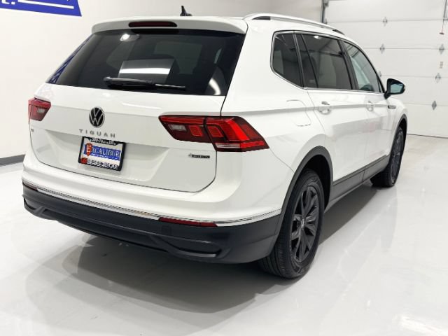 Used 2024 Volkswagen Tiguan SE AWD/4WD image 8