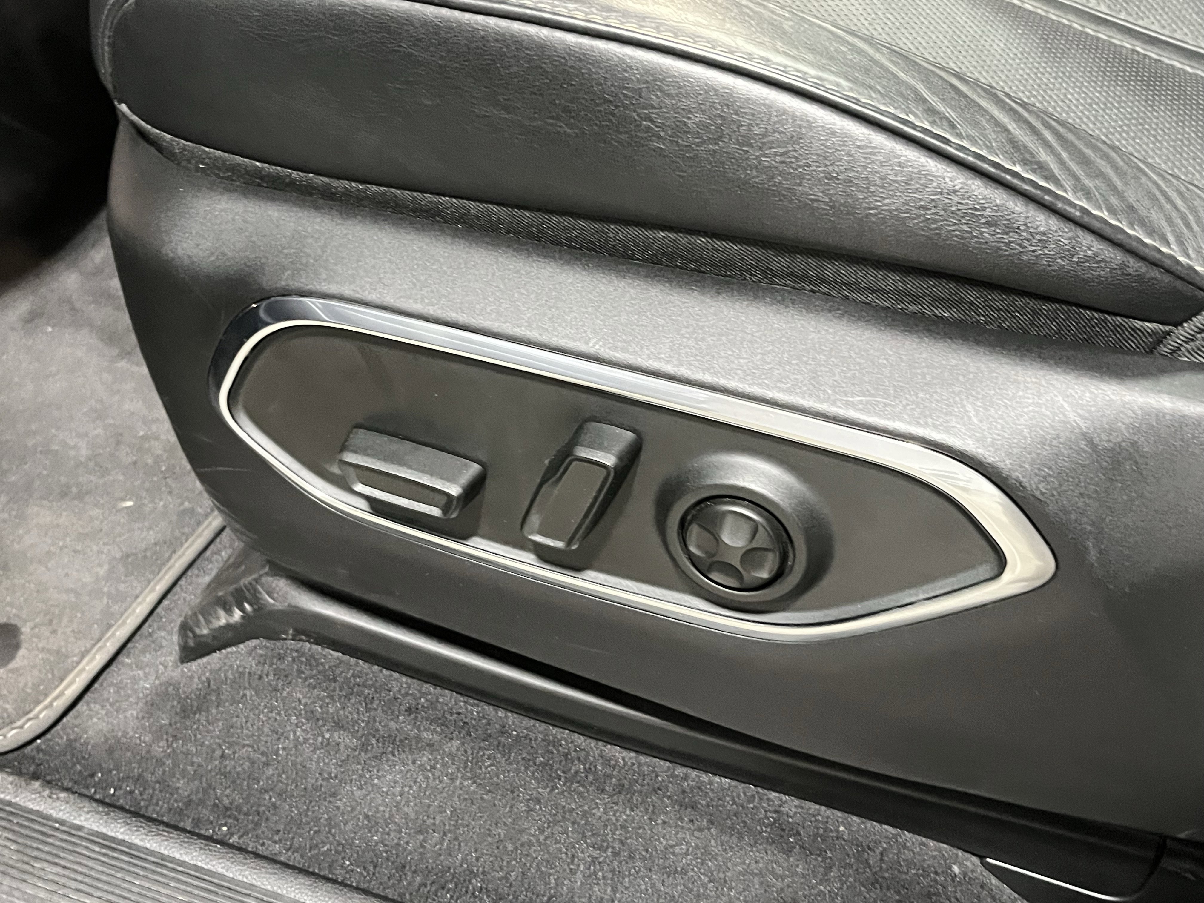 Used 2024 Jeep Wagoneer Series II w/ Convenience Group I image 17