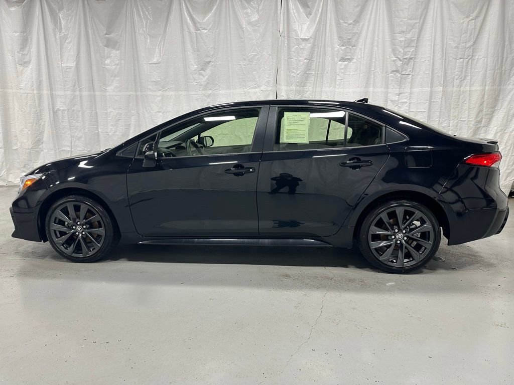 Used 2025 Toyota Corolla SE FWD image 4