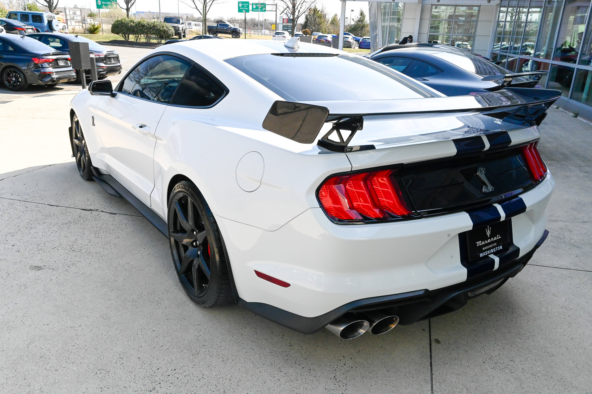 Used 2022 Ford Mustang Shelby GT500 w/ Carbon Fiber Track Pack RWD image 7