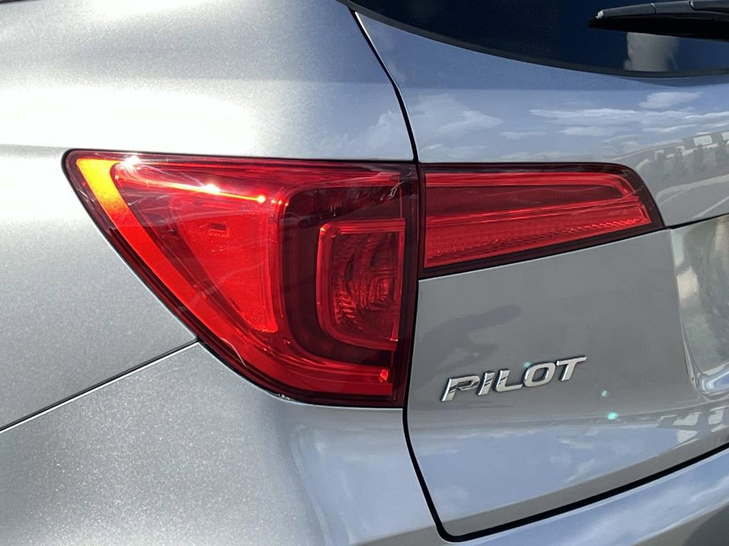 Used 2017 Honda Pilot Touring image 10
