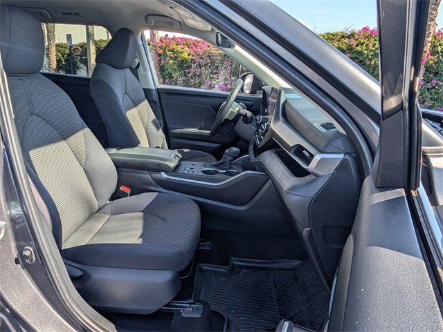 Used 2024 Toyota Highlander LE image 20