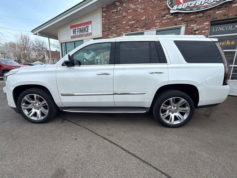 Used 2017 Cadillac Escalade Luxury image 8