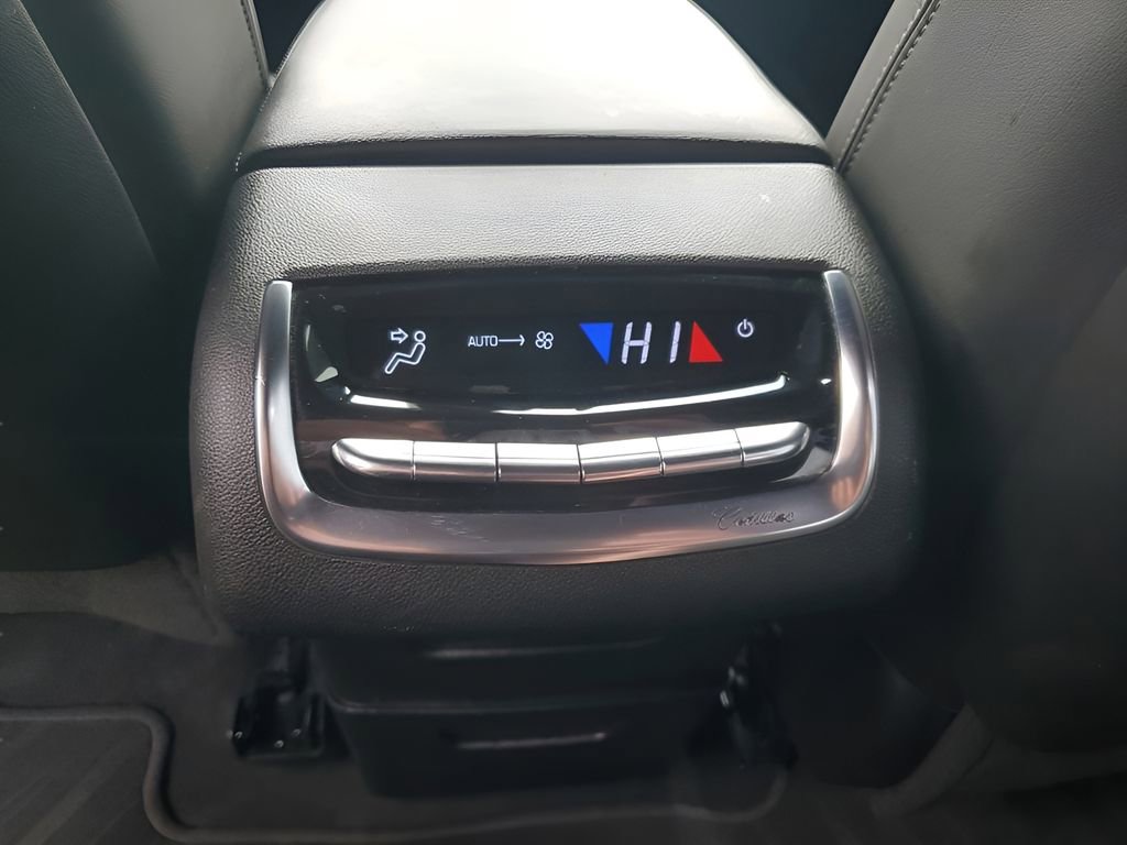 Used 2022 Cadillac XT6 Premium Luxury image 27