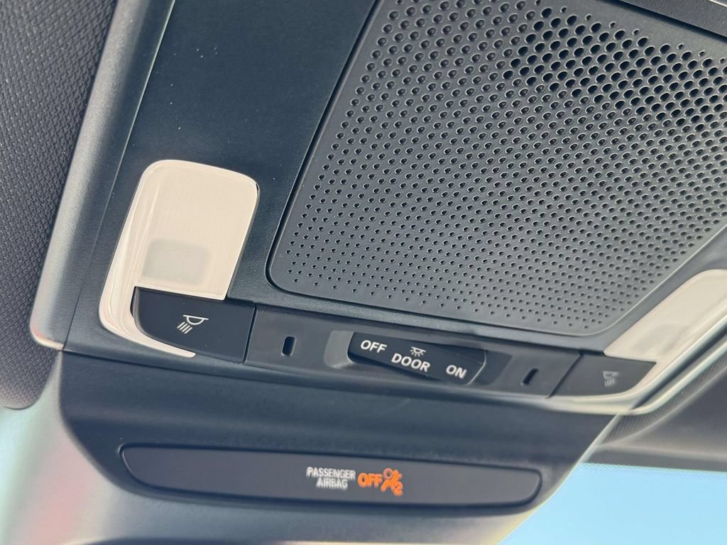 Certified 2025 Honda HR-V Sport image 27