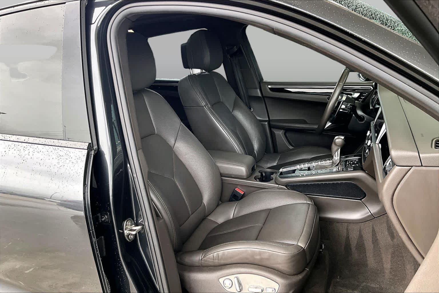 Used 2019 Porsche Macan AWD/4WD image 9