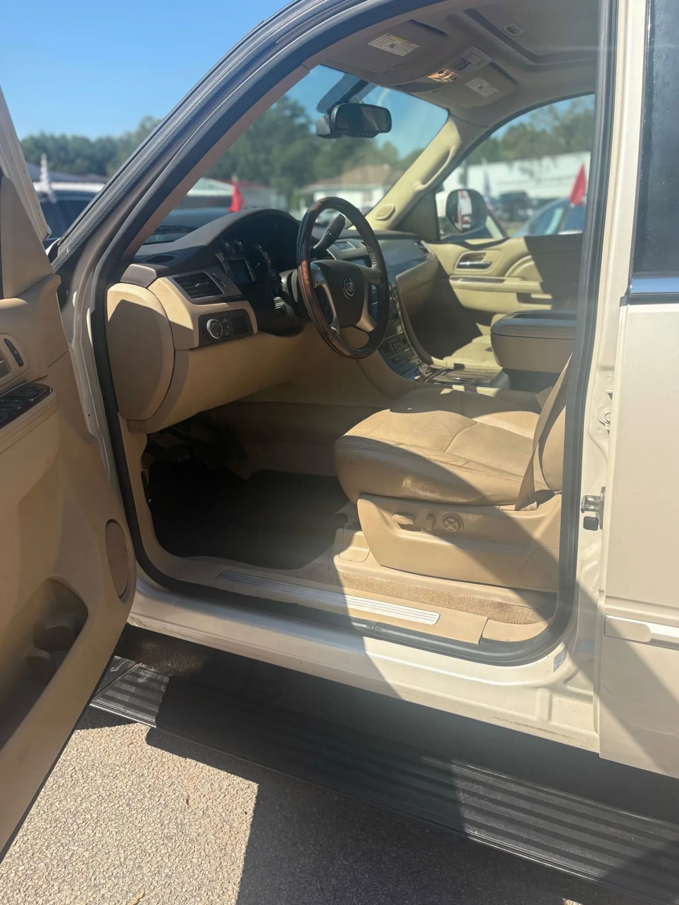 Used 2013 Cadillac Escalade ESV Premium image 44