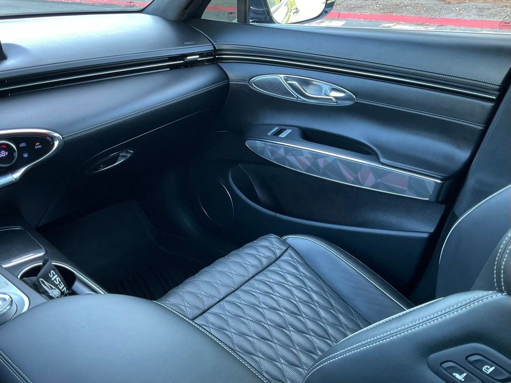 Used 2022 Genesis GV70 3.5T Sport w/ Sport Advanced Package AWD/4WD image 31