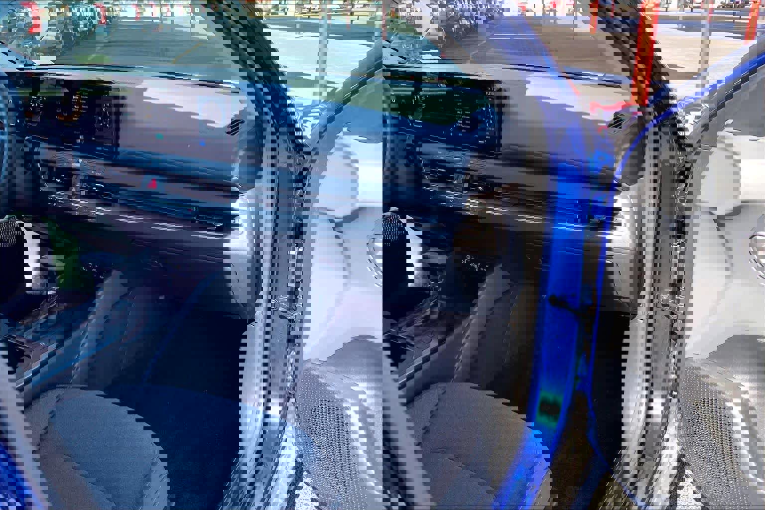 Used 2025 Kia K4 LXS image 19