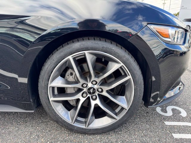 Used 2017 Ford Mustang GT Premium w/ Equipment Group 401A RWD image 21